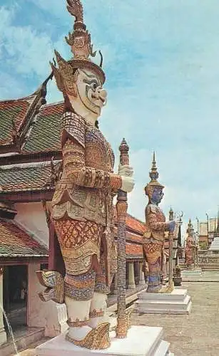 Thailand Bangkok Emerald Buddha Temple - Yaks Demon Giants statues