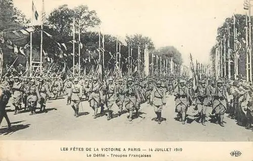 Troupes francaises military parade 1919 Paris