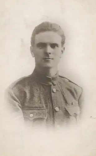 Military portrait souvenir photo uniform