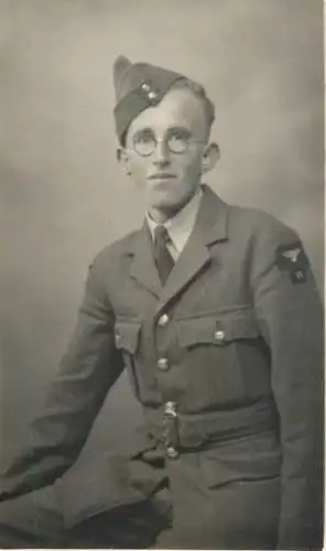 Military souvenir photo uniform
