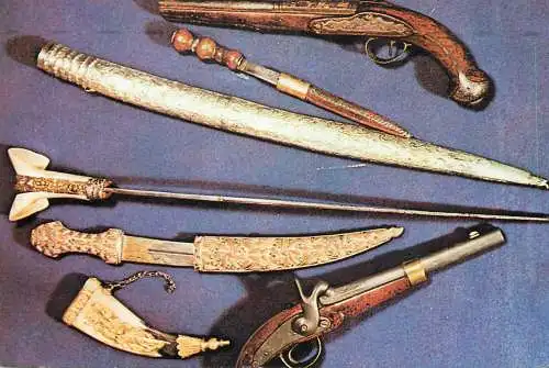 Romania Constanta Muzeul de Istorie Nationala si Arheologie - arme din epocile medievala si moderna