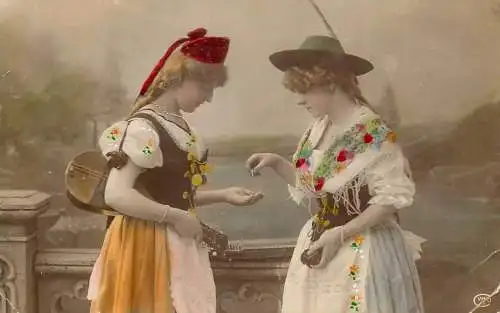 Women femmes mandolin costumes 1909 sent to Rasinari