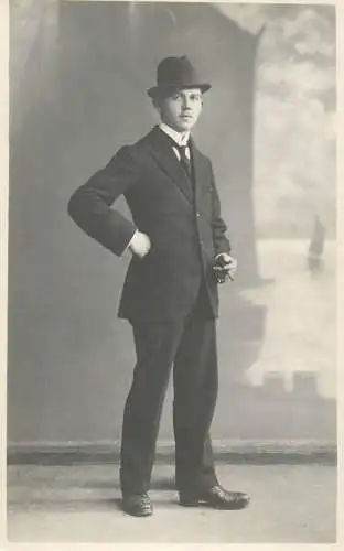 Men portrait vintage photo postcard elegant young man 1920 H. Buchelt atelier Werner Schweizer