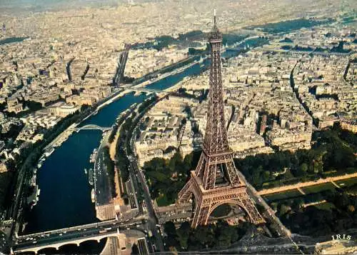 France Paris La Tour Eiffel vue aerienne