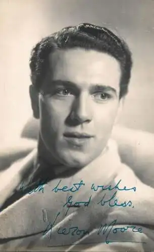 Cinema film star actor Kieron Moore