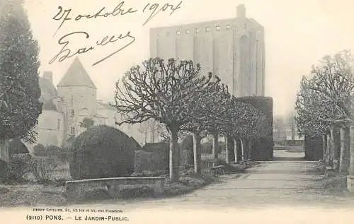 France Charente Maritime Pons le jardin public