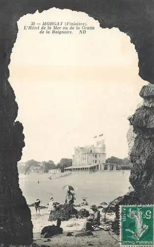 France Finistère Morgat l'hotel de la Mer vu de la Grotte