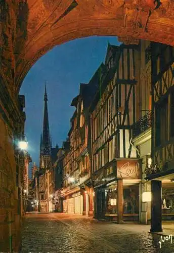 France Rouen (Seine-Maritime)  La Rue du Gros Horologe vue de nuit