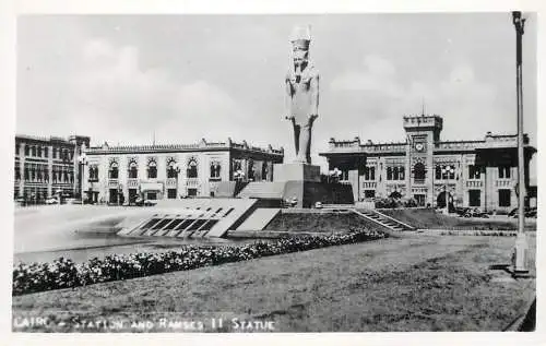 Cairo station and Ramses II statue