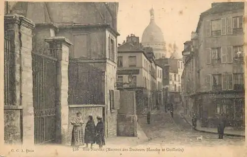 PARIS Rue Norvins Maison des Docteurs Blanche et Guillotin