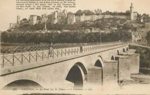 France Indre-et-Loire Château de Chinon et le pont sur la Vienne