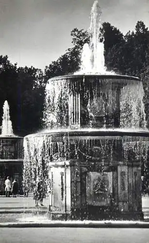 Russia Sankt Petersburg The Peterhof Palace statues and fountains