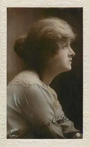 English actress, Edwardian starlet theatrical manager and producer Gladys Cooper