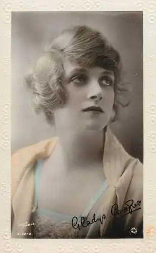English actress, Edwardian starlet theatrical manager and producer Gladys Cooper