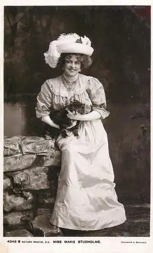 English actress and singer of the Victorian and Edwardian eras Marie Studholme and cat pet