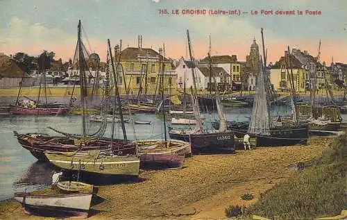 Le Croisic port devant la Poste