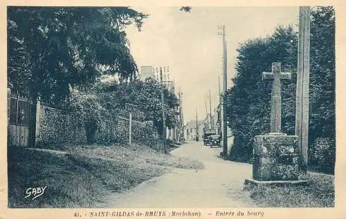 SAINT-GILDAS-de-RHUYS entrée du bourg calvaire