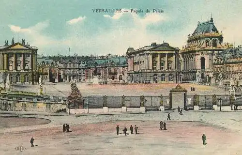 VERSAILLES PALAIS DU GRAND TRIANON FACADE