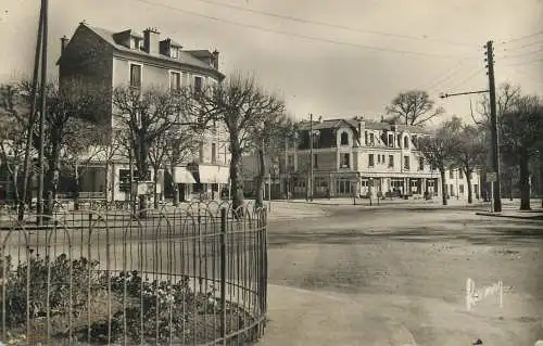 Gournay sur Marne place eglise