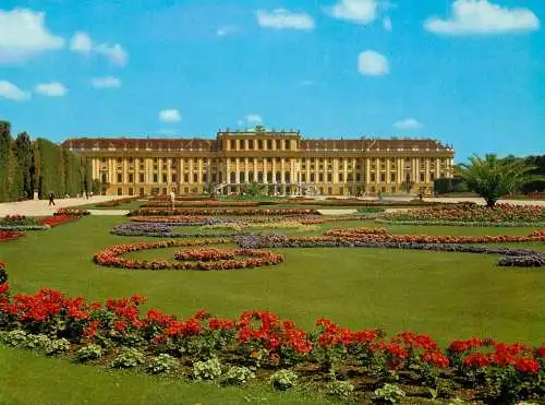 Austria Wien Schonbrunn Castle & Flower-Parterre