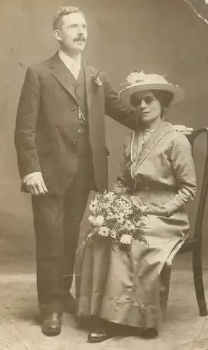Postcard Couple lovers elegance hat glasses