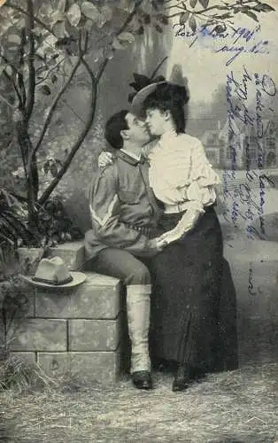 Postcard Couple lovers elegance hat uniform Germany