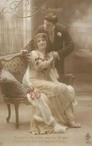 Postcard Couple lovers embrace bonne annee glam grace
