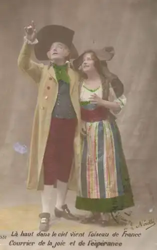 Postcard cpa amoreux romantic couple love idyll renaissance costumes smile joy