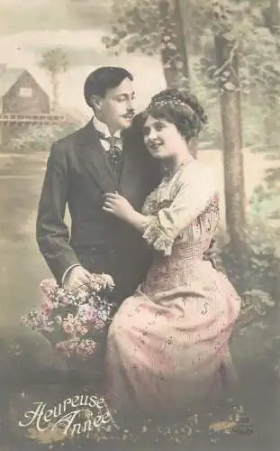 Postcard cpa amoreux romantic couple love idyll coiffure elegance smile bouquet