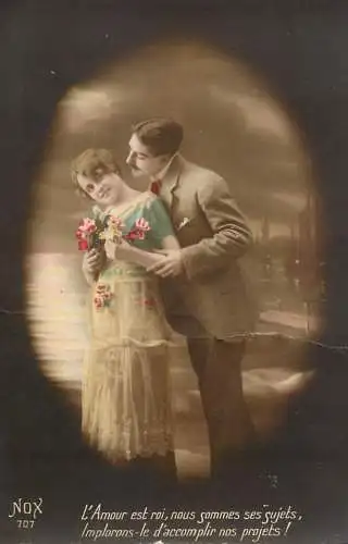 Postcard cpa amoreux romantic couple love idyll coiffure and flowers sea side