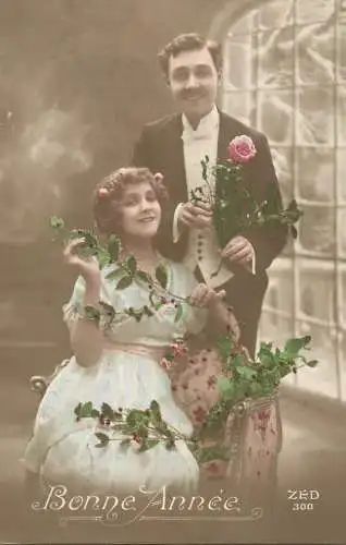 Postcard cpa amoreux romantic couple love idyll elegance Bonne Annee flowers