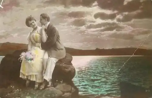 Postcard cpa amoreux romantic couple love idyll coiffure coast scene