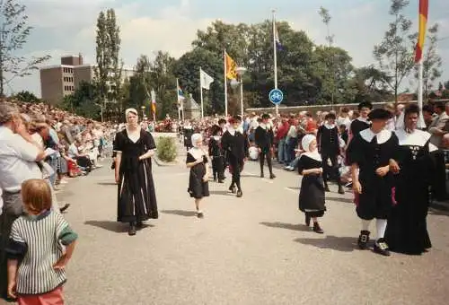 Netherlands Limburg Thorn Kodak photo traditional costumes parade 1993 Sitkard