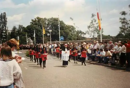 Netherlands Limburg Thorn Kodak photo traditional costumes parade 1993 Sitkard