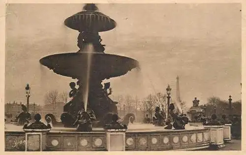 France Paris place de la Concorde fountains