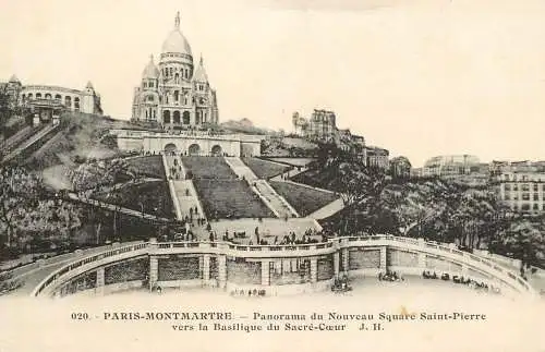 France Paris Sacré Coeur basilique de Montmartre Saint PIerre square