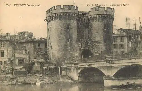 France Verdun bombarde Porte Chaussee