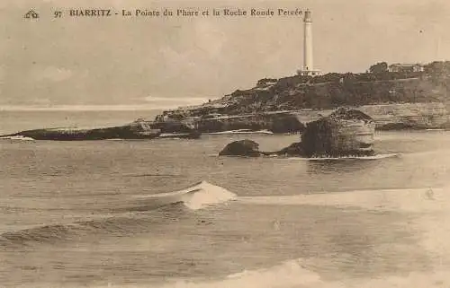 France Pyrénées-Atlantiques Biarritz la Pointe du Phare et la Roche Ronde Percee
