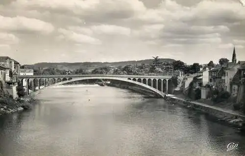 France postcard Lot et Garonne Villeneuve sur Lot 1955