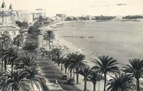 France postcard Cannes les Hotels et la plage Croisette