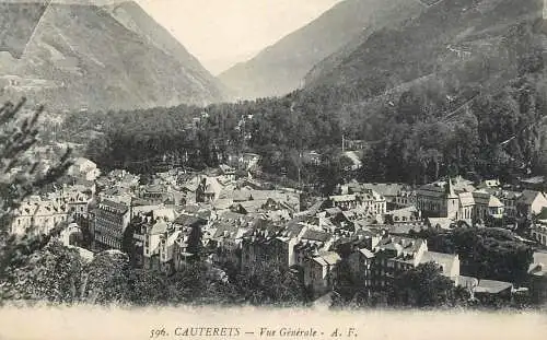France postcard Hautes Pyrénées Cauterets vue generale