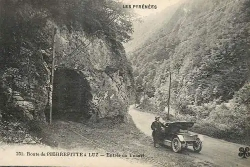 France postcard Hautes Pyrénées Luz Saint Sauveur route de Pierrefitte entree du tunnel
