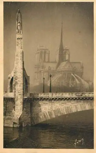 France postcard Paris Notre Dame de Paris et statue de Ste Genevieve