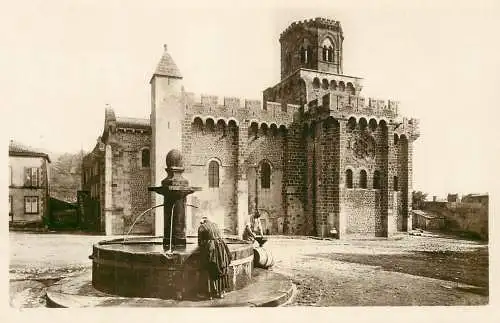 France postcard Puy-de-Dôme Royat eglise fortifiee