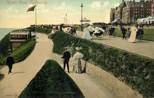 Postcard United Kingdom England Folkestone Upper Lees promenade