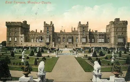 Postcard United Kingdom England Windsor Castle Easte terrace