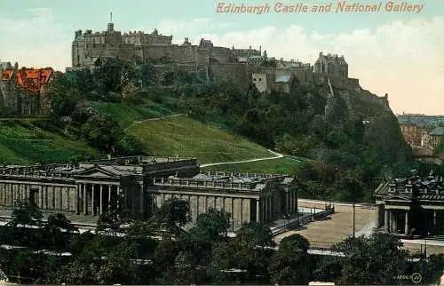 Postcard United Kingdom Scotland Edinburgh castle and national gallery