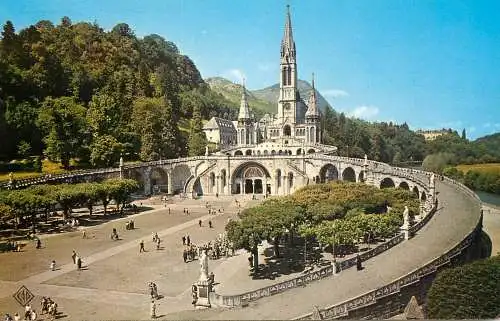 Postcard France Lourdes basilique et le Pic du Jer