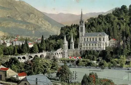 Postcard France Lourdes basilique et le Pic du Jer