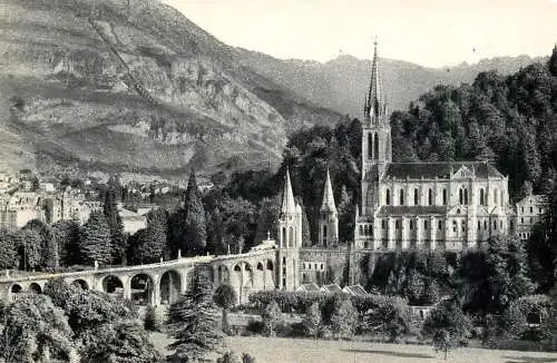 Postcard France Lourdes basilique du Rosaire